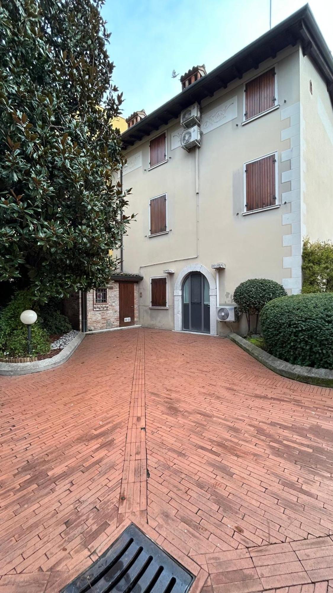 Palazzina Gelsomino Apartment Desenzano del Garda Exterior photo