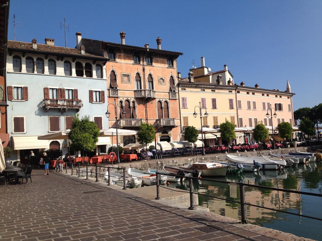 Palazzina Gelsomino Apartment Desenzano del Garda Exterior photo